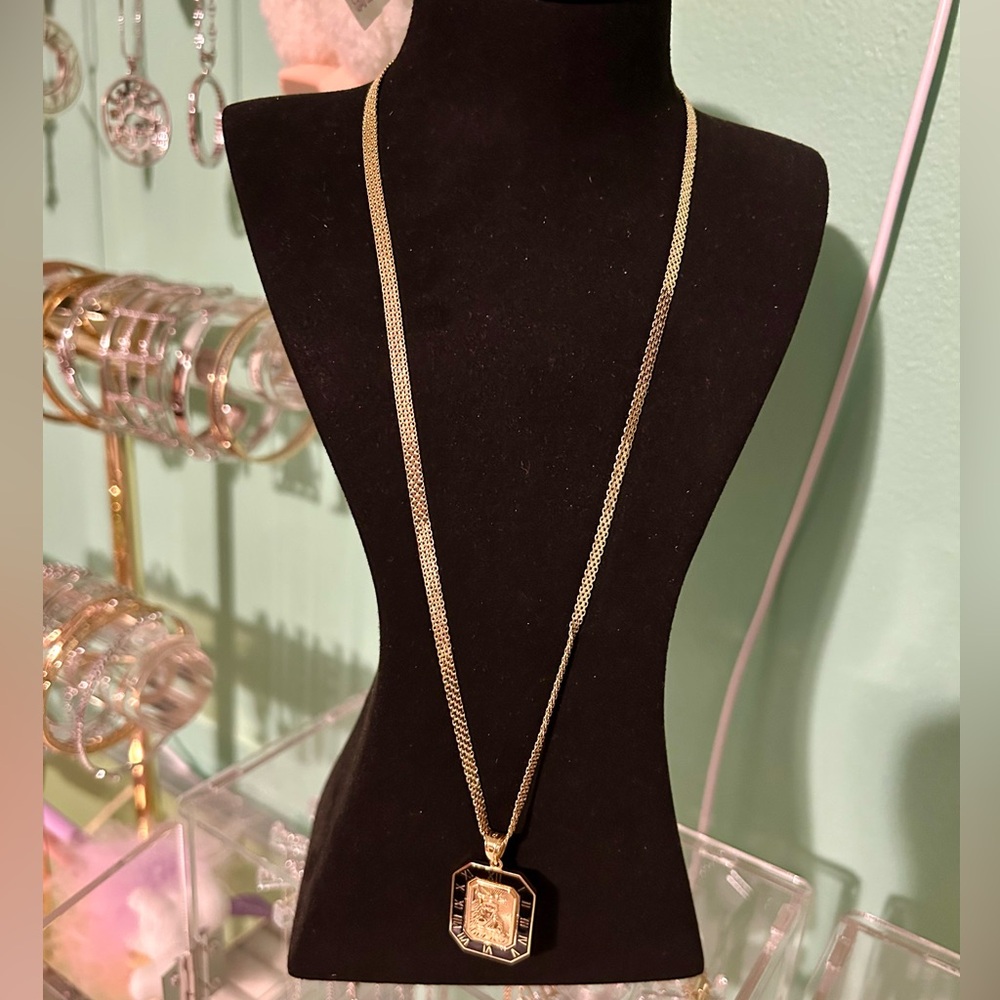 ❤️SOLD❤️18k gold saudi